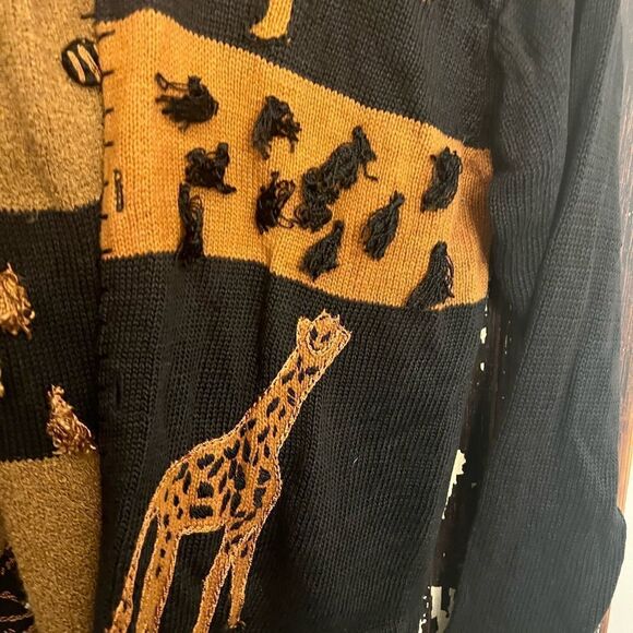 Vintage Victoria Harbour Jungle fringe sweater. Giraffe, zebra, elephant…animals - Picture 2 of 8
